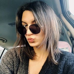 Meet your Posher, Jessica